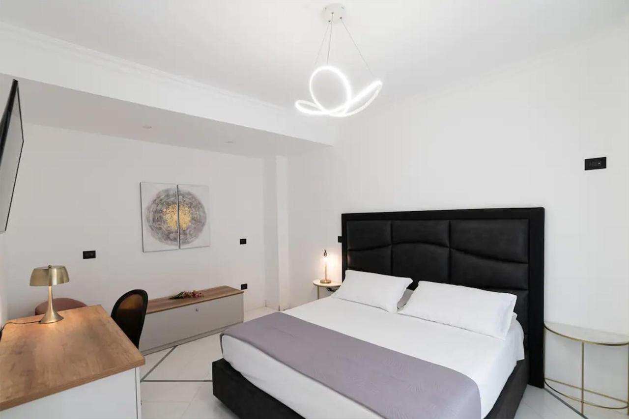 Apartments Hotel Real Suite Napoli Chiaia Mergellina Extérieur photo