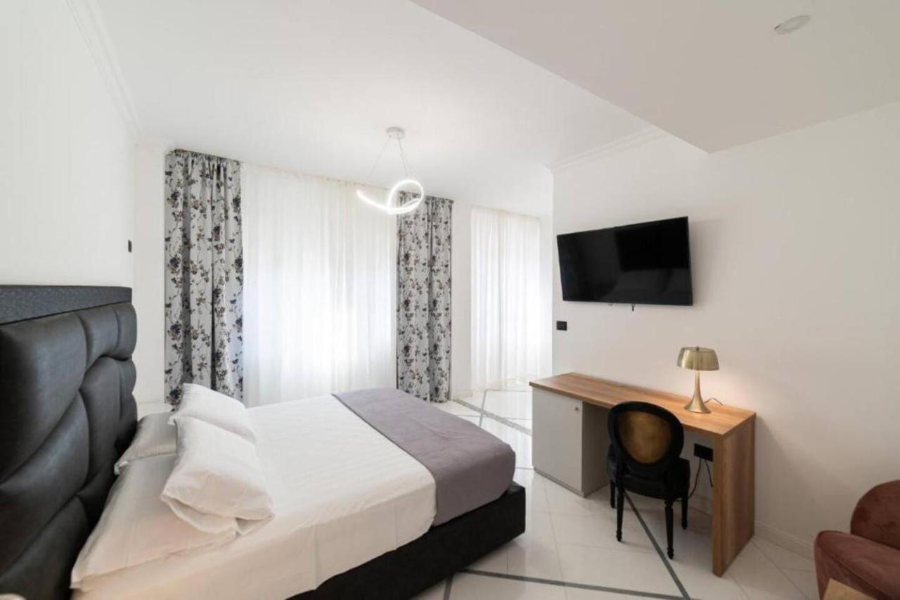 Apartments Hotel Real Suite Napoli Chiaia Mergellina Extérieur photo
