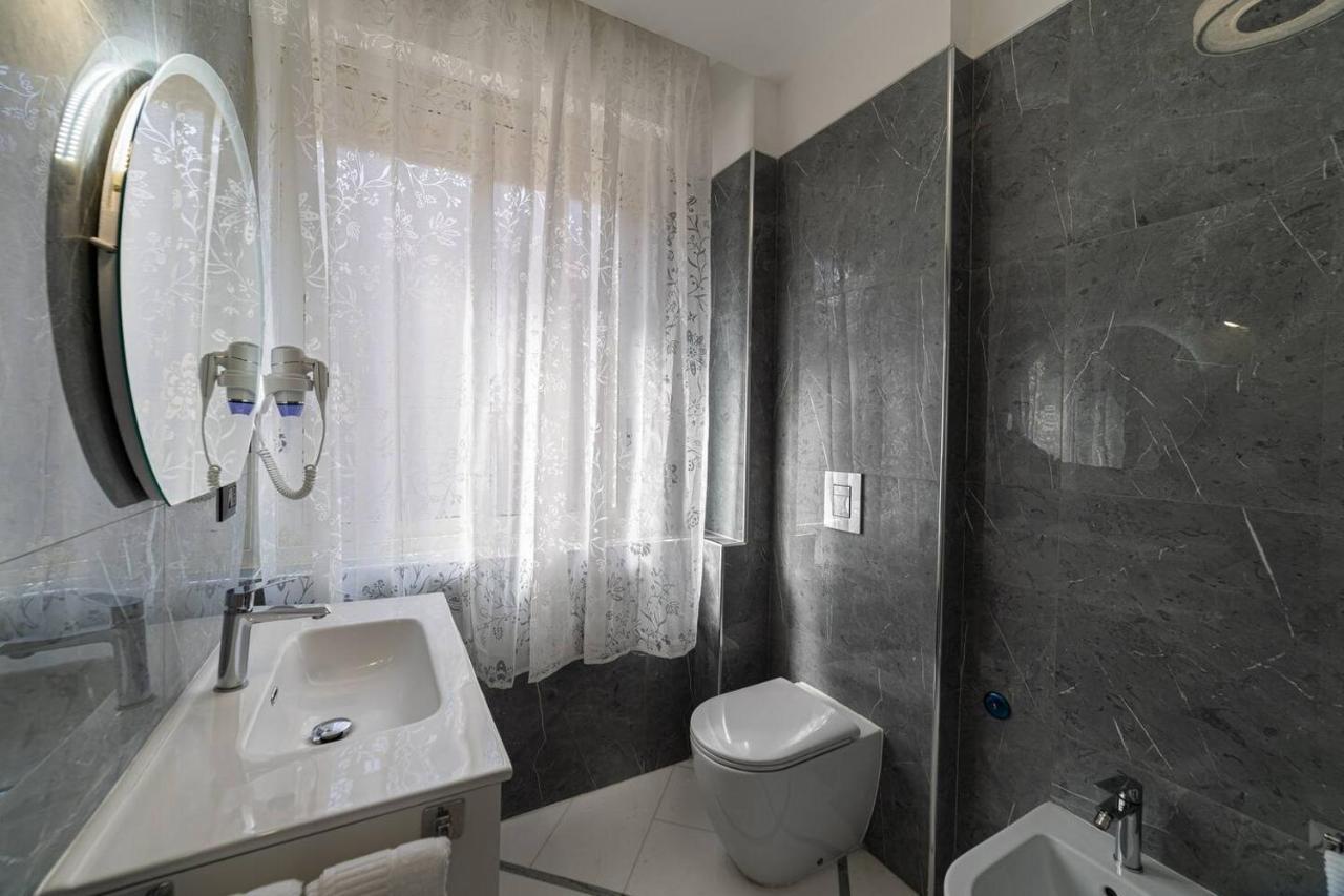 Apartments Hotel Real Suite Napoli Chiaia Mergellina Extérieur photo