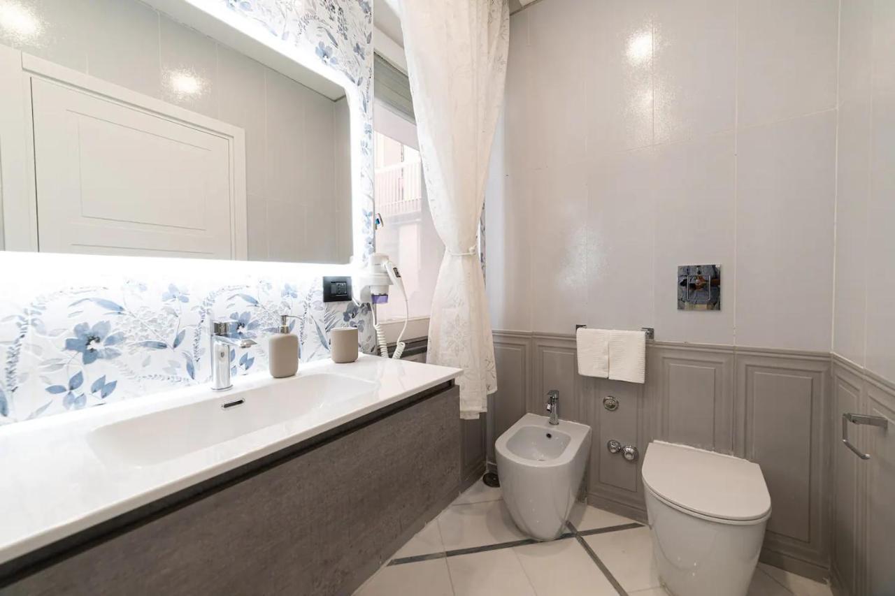 Apartments Hotel Real Suite Napoli Chiaia Mergellina Extérieur photo