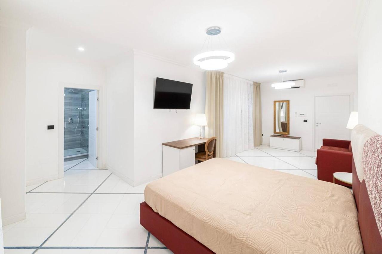 Apartments Hotel Real Suite Napoli Chiaia Mergellina Extérieur photo